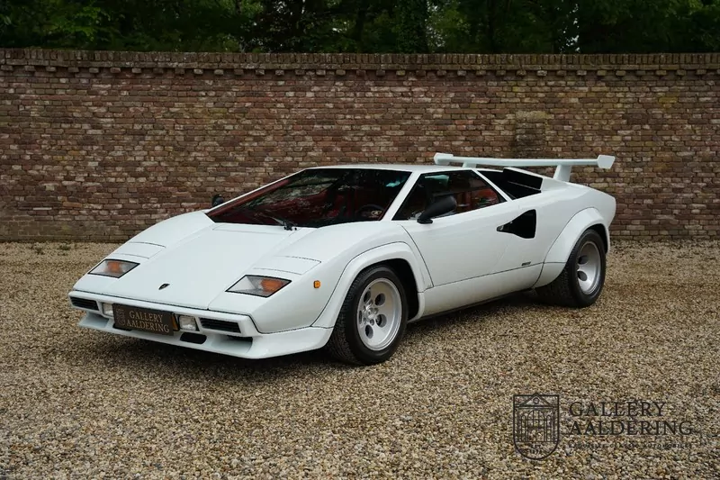 https://www.gallery-aaldering.com/wp-content/uploads/2021/07/lamborghini-countach-lp5000-quattrovalvole-1986.jpg