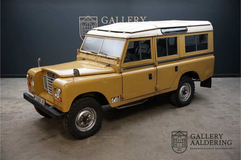Land Rover 109 Series III Stationwagon 1975