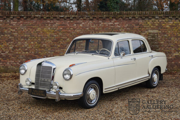 Mercedes-Benz 220 S W180 1957