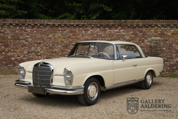 Mercedes-Benz 220SE W111 Coupe 1965