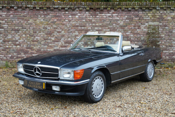 Mercedes-Benz 300SL R107 1986