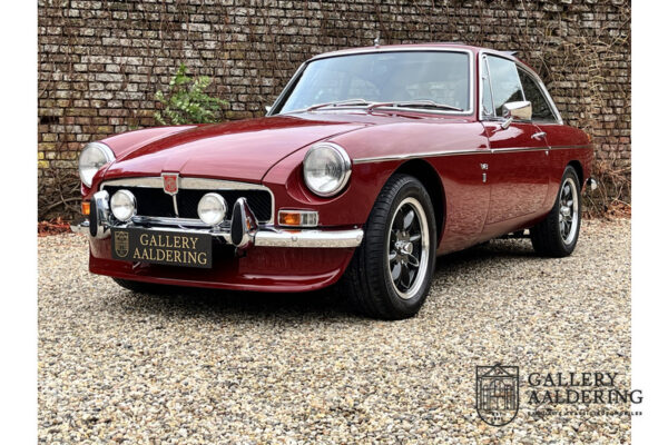 MG B GT V8 4.6 Litre, 5-speed, limited slip differential, Damascus Red. 1973