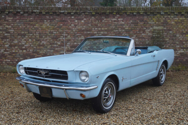 Ford Mustang decappottabile V8 289 del 1965