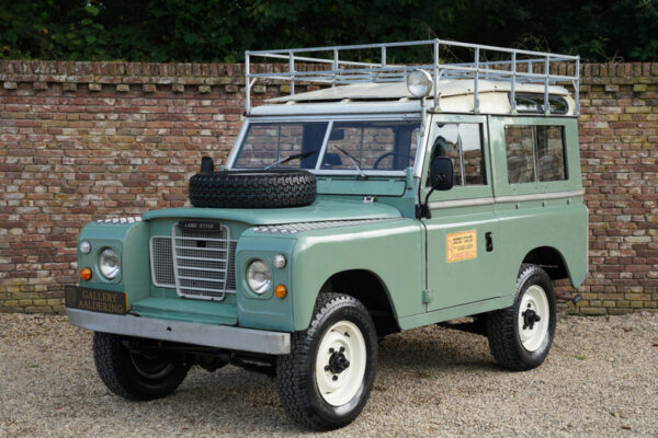 Land Rover 88 Series 3 “Metal Top” 1978