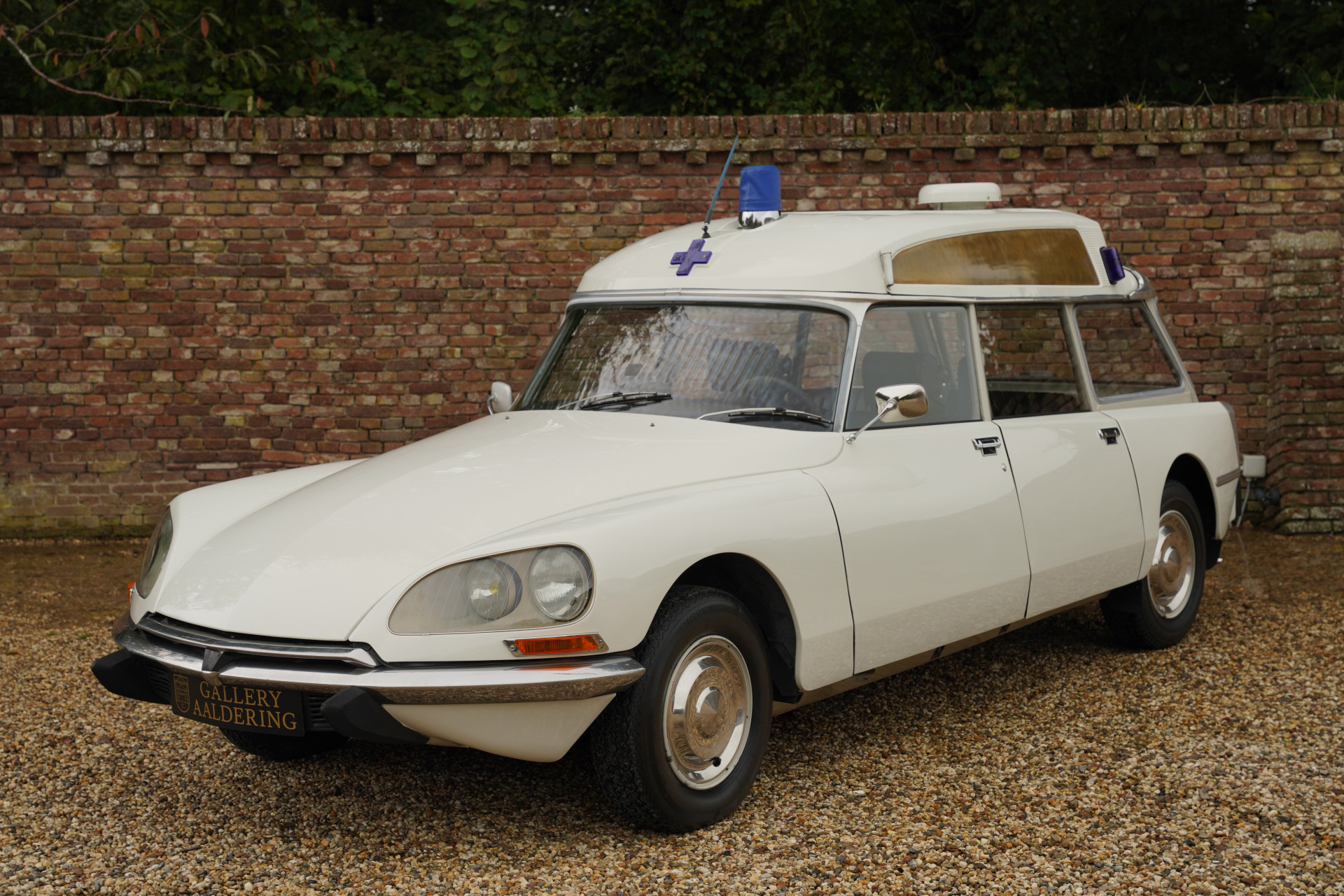 Citroën DS 20 F Скорая помощь «Rehaussée» 1973 г.