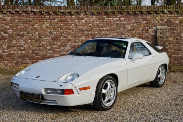Porsche 928 S4 “Grandprix Weiß” 1990