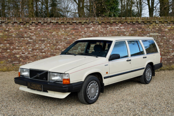 Volvo 745 GL 2.3 Станция 1989