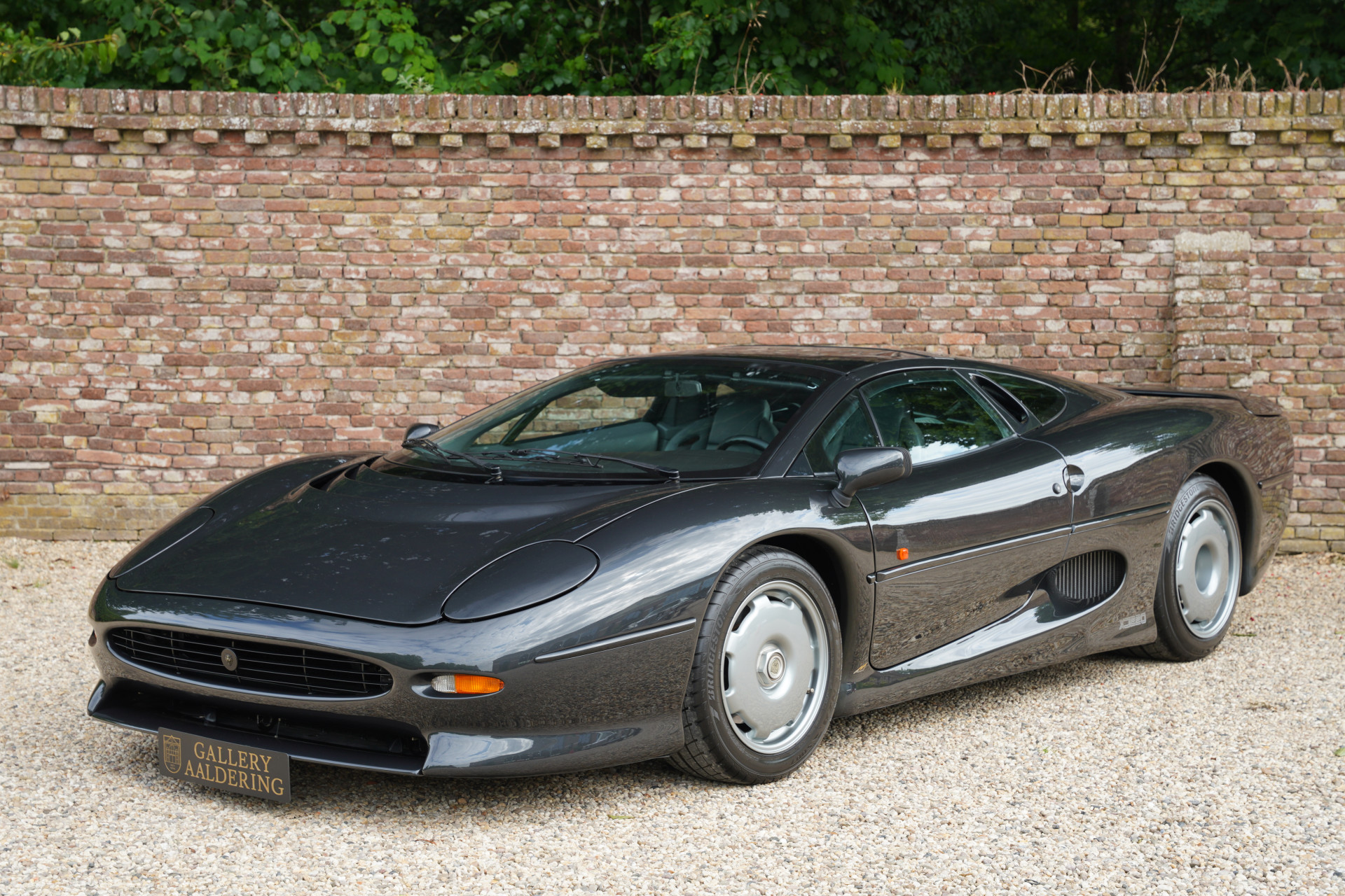 Jaguar XJ220 “Daytona Black” 2200 KMS! 1993