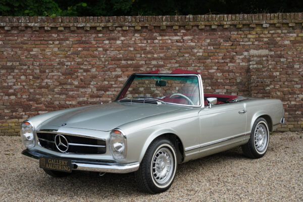 Mercedes Benz 280 SL Pagode “Gris plateado sobre granate” 1969