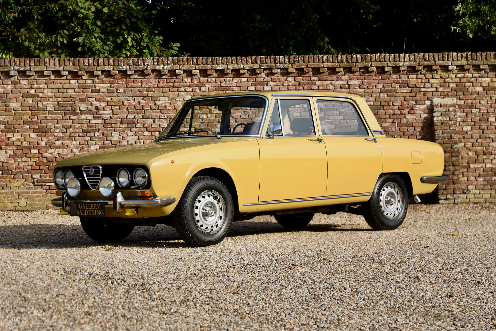 Alfa Romeo 2000 Berlina “54.000 kilómetros – Primera pintura” 1974