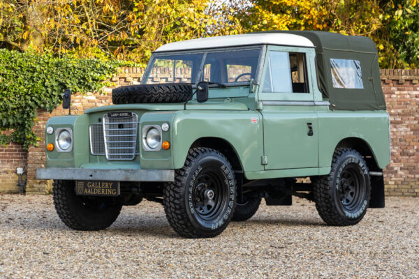 Land Rover 88 Series 3 Cab ¾ Canvas hood with side windows “2.25 petrol / VAT-car” 1983