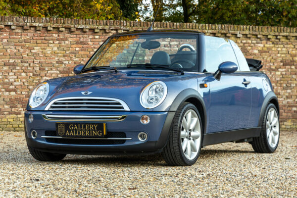 Mini Cooper Cabriolet “Cool Blue” 2006