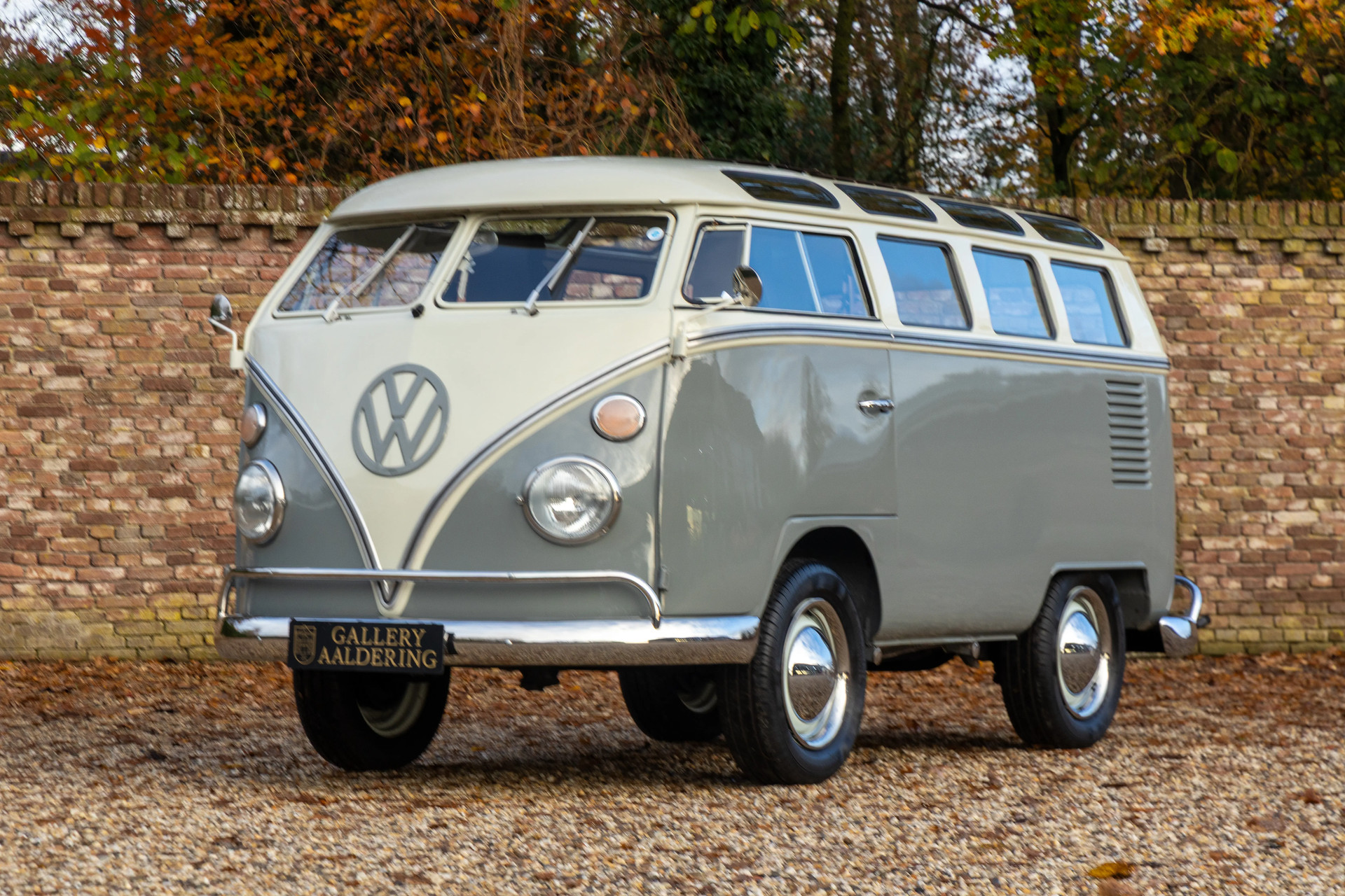 Volkswagen T1 “Samba-Customized”/ Micro Bus 1967