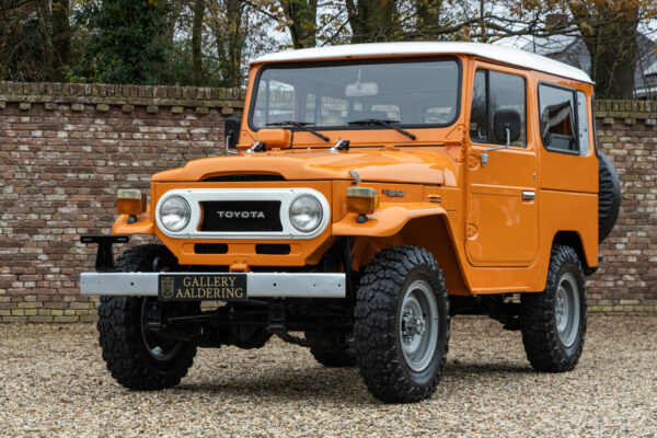 Toyota Land Cruiser FJ40 Hardtop “Pollux Orange” 1980