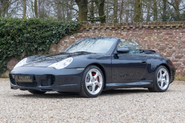 Porsche 996 Carrara 4S Cabriolet mit Hardtop, Schaltgetriebe, weniger als 35.000 km, Baujahr 2003