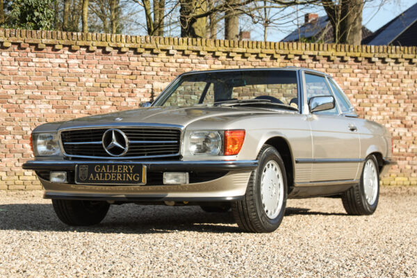 Mercedes Benz 560 SL “Less than 31.000 miles” 1987