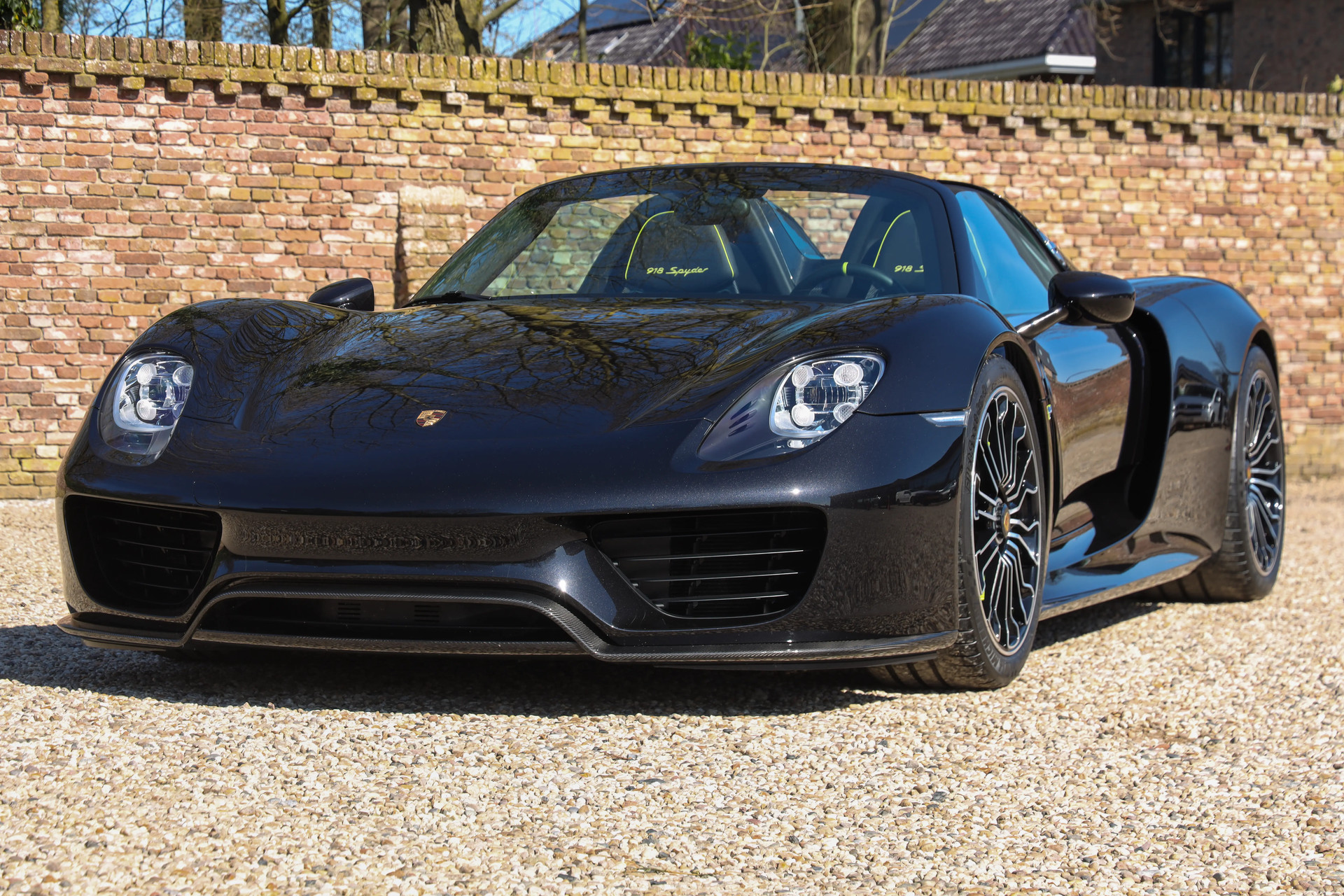 Porsche 918 Spyder “Low kilometers – Just over 7.000 kilometers” 2015
