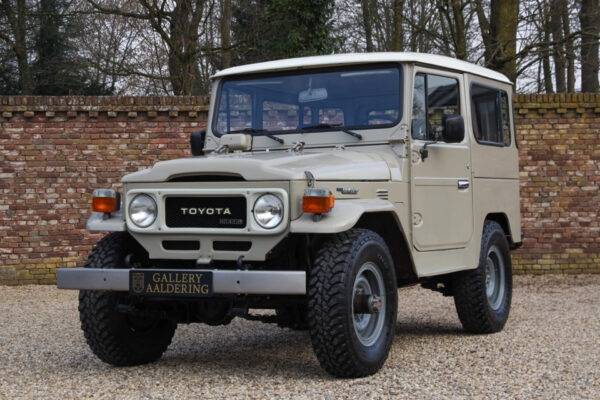Toyota Land Cruiser BJ40 Hardtop “Restored and rebuilt condition” 1977