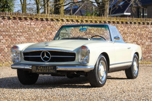 Mercedes Benz 230 SL Pagode “Second owner and 42.000 miles since 1967” 1967