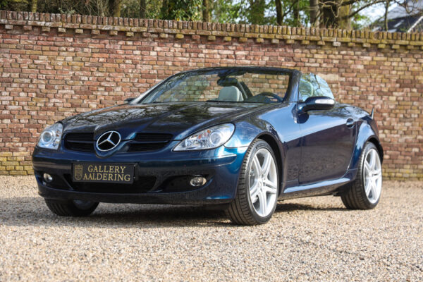 Mercedes-Benz SLK 280 « Bleu Benitoite avec Alpaga » 2005