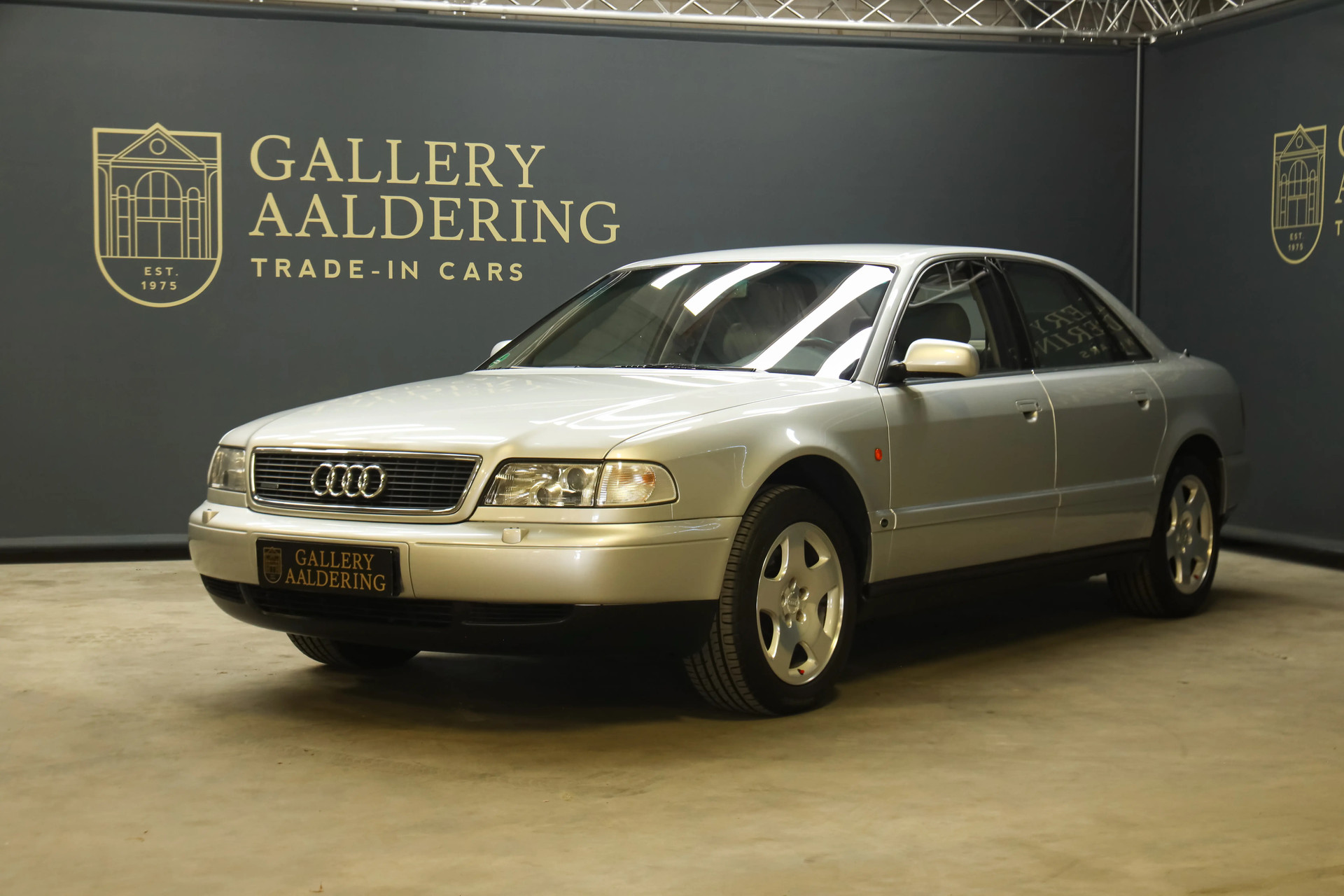 Audi A8 4.2 Quattro „Vom ersten Tag an dokumentiert“ 1995