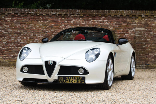 Alfa Romeo 8C Spider “Less than 9.800 kilometers” 2009