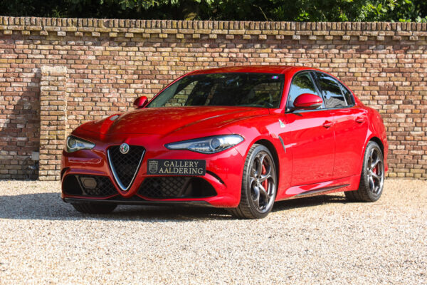 Alfa Romeo Giulia 2.9 V6 Quadrifoglio Performance Edition “Manual and Carbon Seats by Sparco” 2017