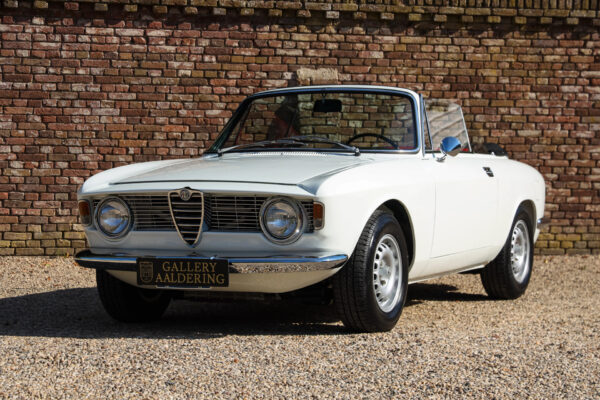 Alfa Romeo Giulia GTC “Comprehensively restored by Epifani in Berkely Ca.” 1966