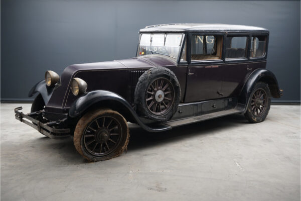 Renault Model PI18/24HP Limousine by Felber et Fils – Paris 1926