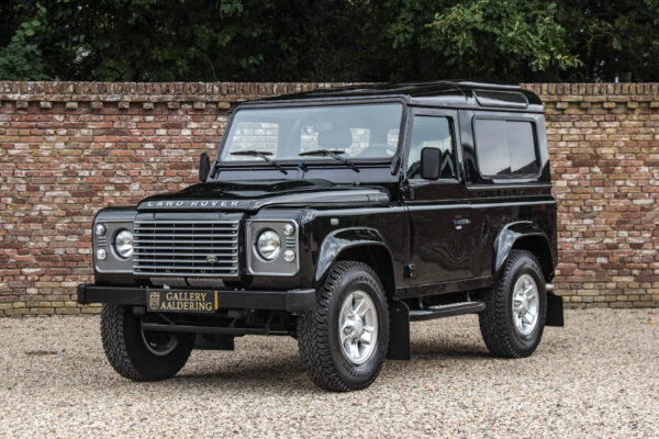 Land Rover Defender 90 Station Wagon “1st owner and 131.000 kms” 2013