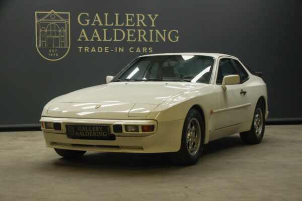 Porsche 944 2.5 Coupé “Alpinweiß” 1986