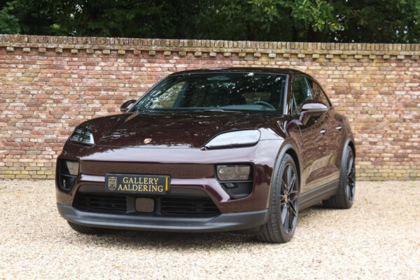 Porsche Macan 4S «Медальон «Рубиновый металлик»» Цена указана с НДС! 2025 год