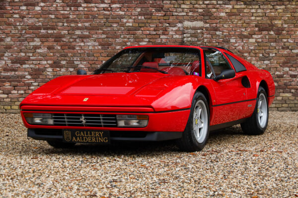 Ferrari 328 GTS Rosso Cuoio “Bajo kilometraje de 8.700 km” 1986