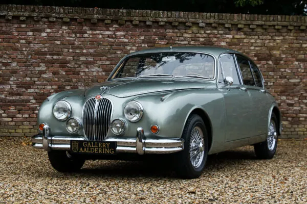 Jaguar Mark 2 3.4 Litre “Seafrost Metallic over Navy Blue leather” 1964