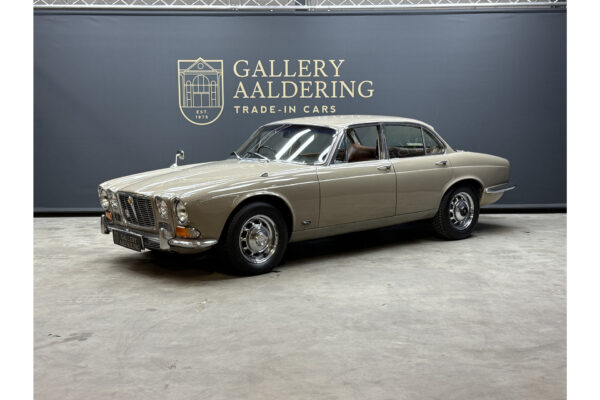 Jaguar XJ6 4.2 Serie 1 “Ascot Fawn met donker Buckskin” 1972