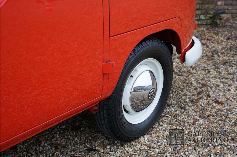 TOMTE LAERDAL VW T1 BULLI ROUGE AVEC ROUES TOMTE LAERDAL VW T1 BULLI ROUGE AVEC ROUES