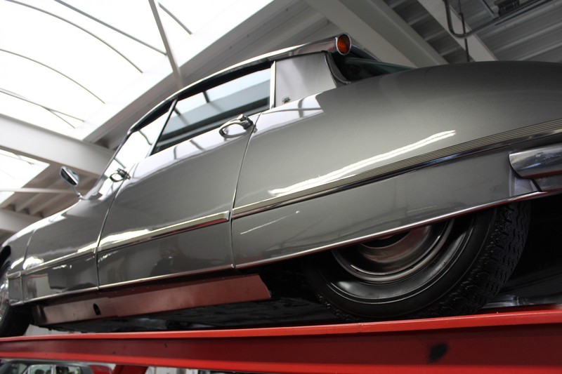 AU558 NOSTALGIE COFRADIS 1/43 1:43 CITROEN DS21 PALLAS 1968 GRIS Ref N017 AU558 NOSTALGIE COFRADIS 1/43 1:43 CITROEN DS21 PALLAS 1968 GRIS Ref N017