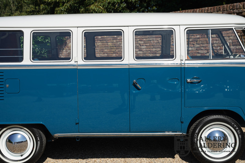 Volkswagen VW Bus T1 (Bulli) Toilet Tas - Zwart / Blauw Volkswagen VW Bus T1 (Bulli) Toilet Tas - Zwart / Blauw