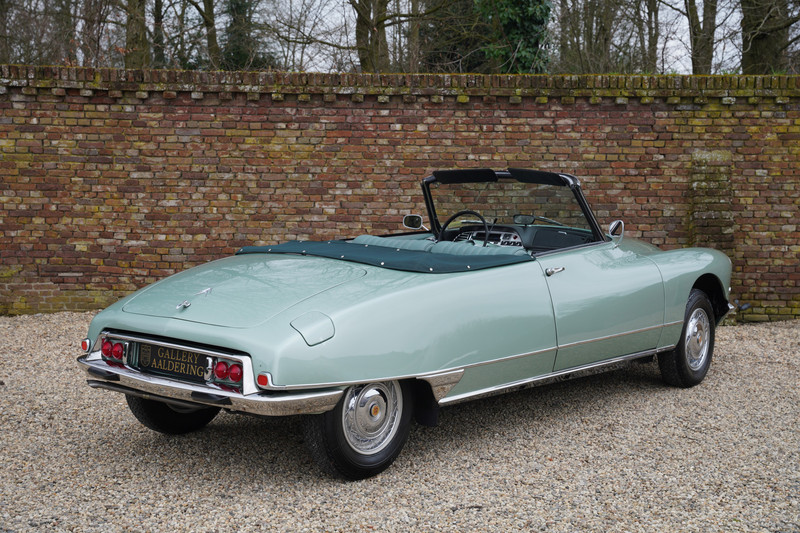 Citroën DS 21 Décapotable by Chapron 1967 - Gallery Aaldering