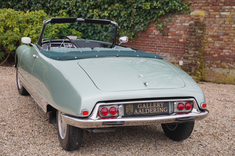 Citroën DS 21 Décapotable by Chapron 1967 - Gallery Aaldering