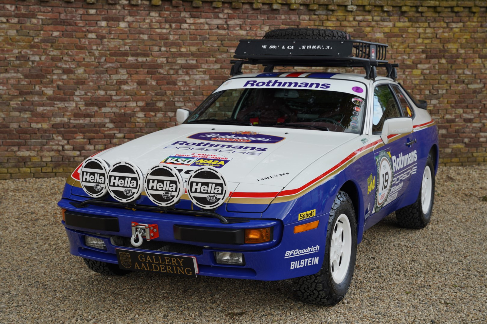 Porsche 944