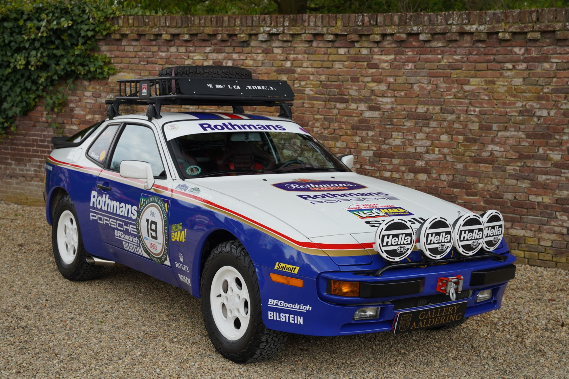 Porsche 944
