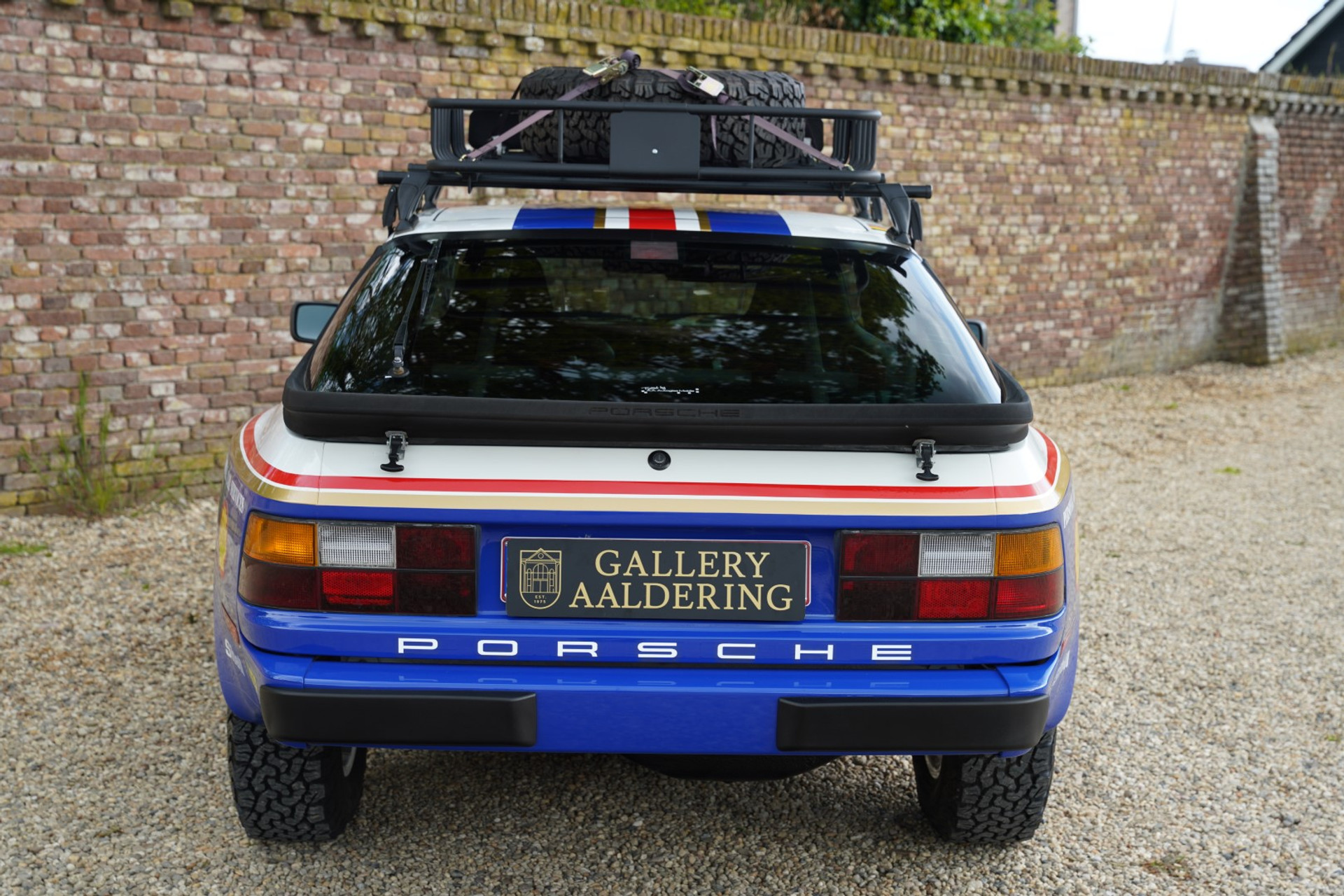 Porsche 944