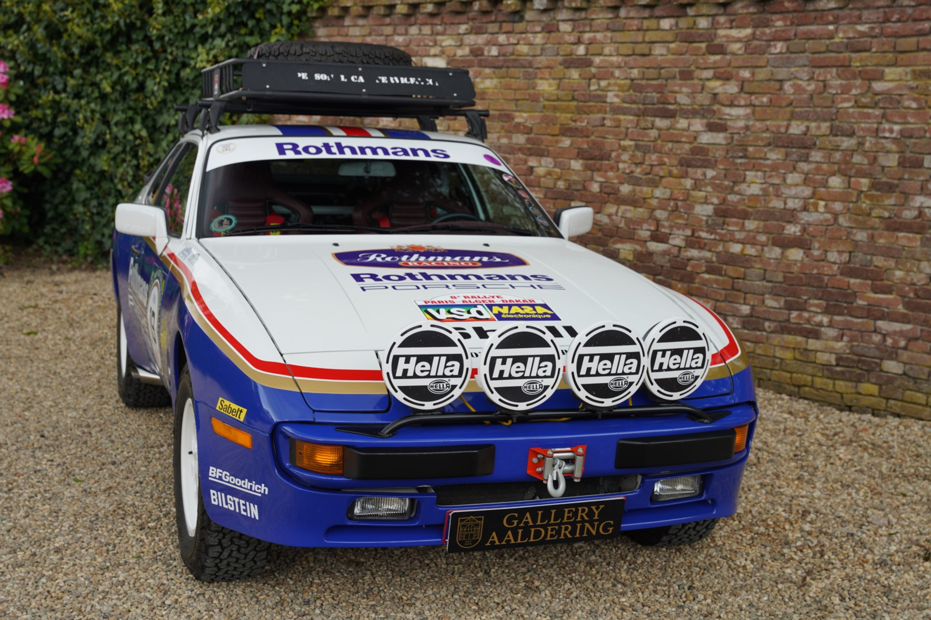 Porsche 944