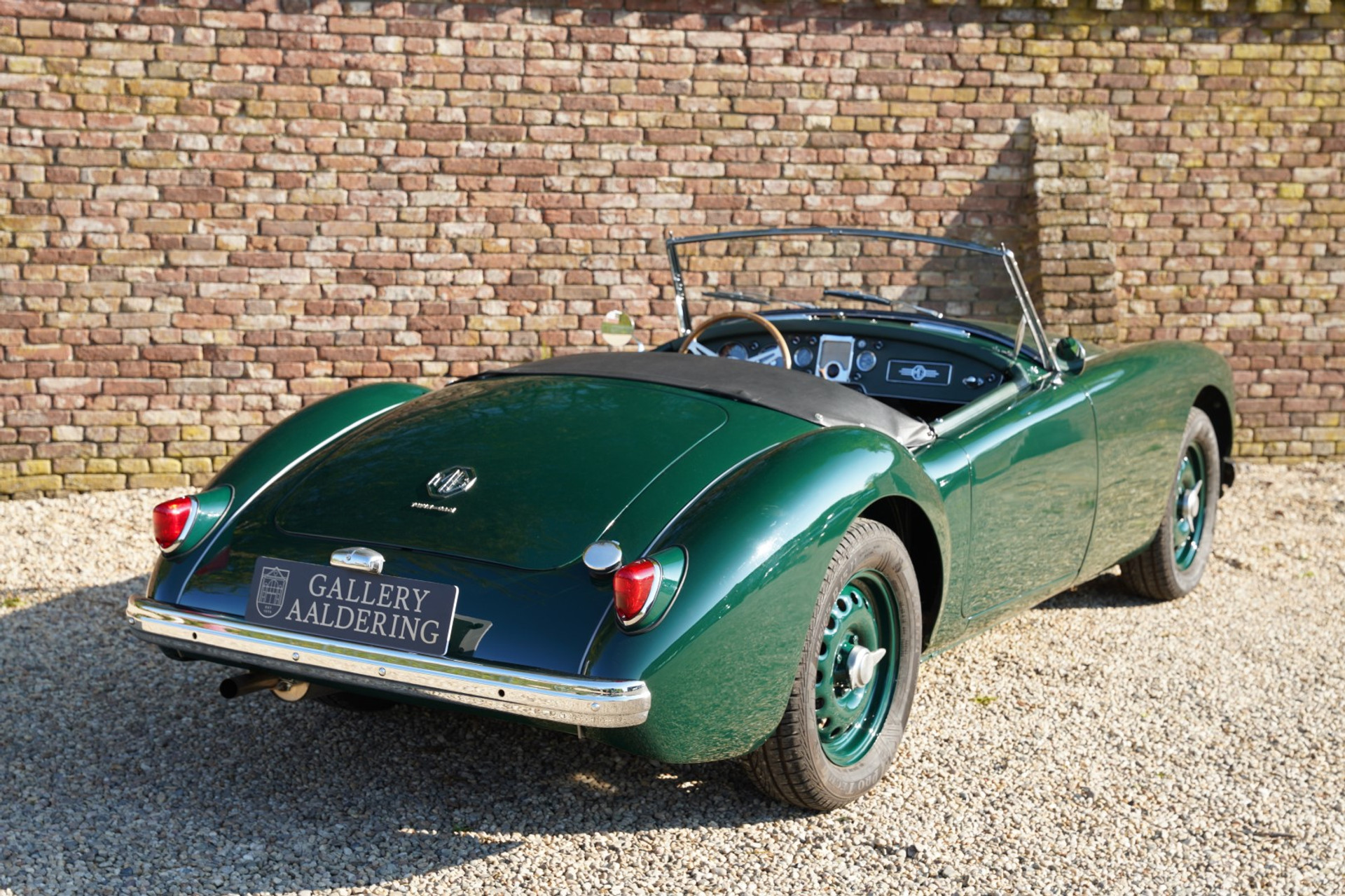 A25 Polistil Tonka 01670 Italie MGA Twin Cam TG Spider 1959 Rouge 1:16 + Boite A25 Polistil Tonka 01670 Italie MGA Twin Cam TG Spider 1959 Rouge 1:16 + Boite