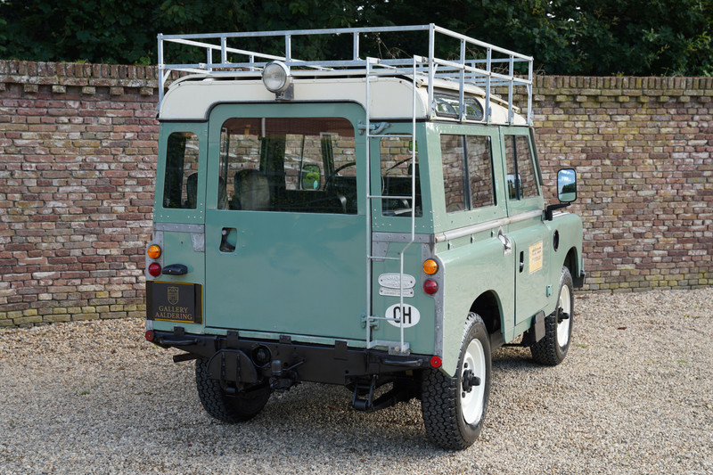 Land Rover 88 Series 3