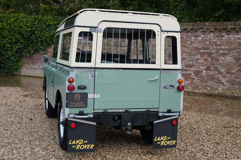 Land Rover 88 Series 3