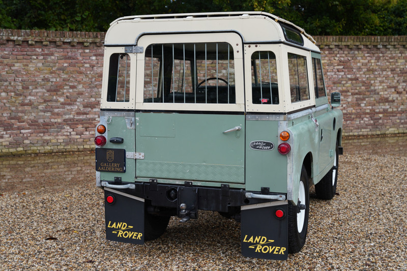 Land Rover 88 Series 3