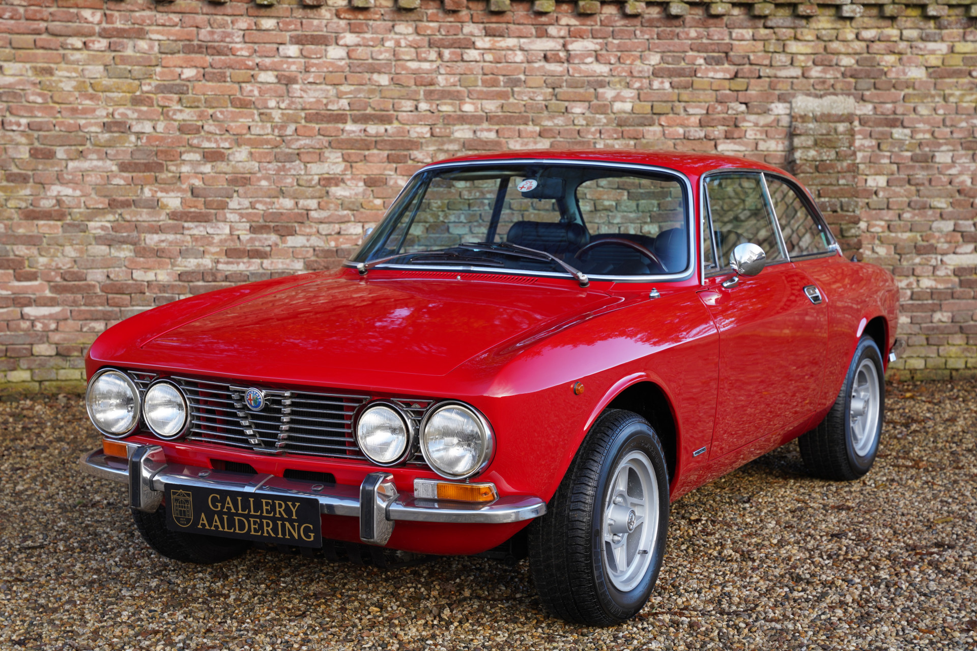 Avis ALFA ROMEO COUPE BERTONE 2000 GTV coupé 1972 par alexdante Avis ALFA ROMEO COUPE BERTONE 2000 GTV coupé 1972 par alexdante